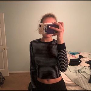 Forever 21 cropped navy blue and white tee